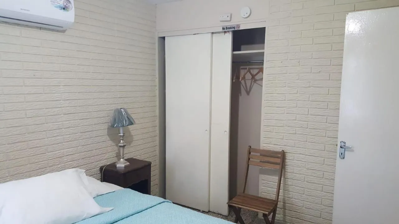 Saltaire Bungalow Rose Hall 10 Mins Hike To Beach Montego Bay Casa de Férias