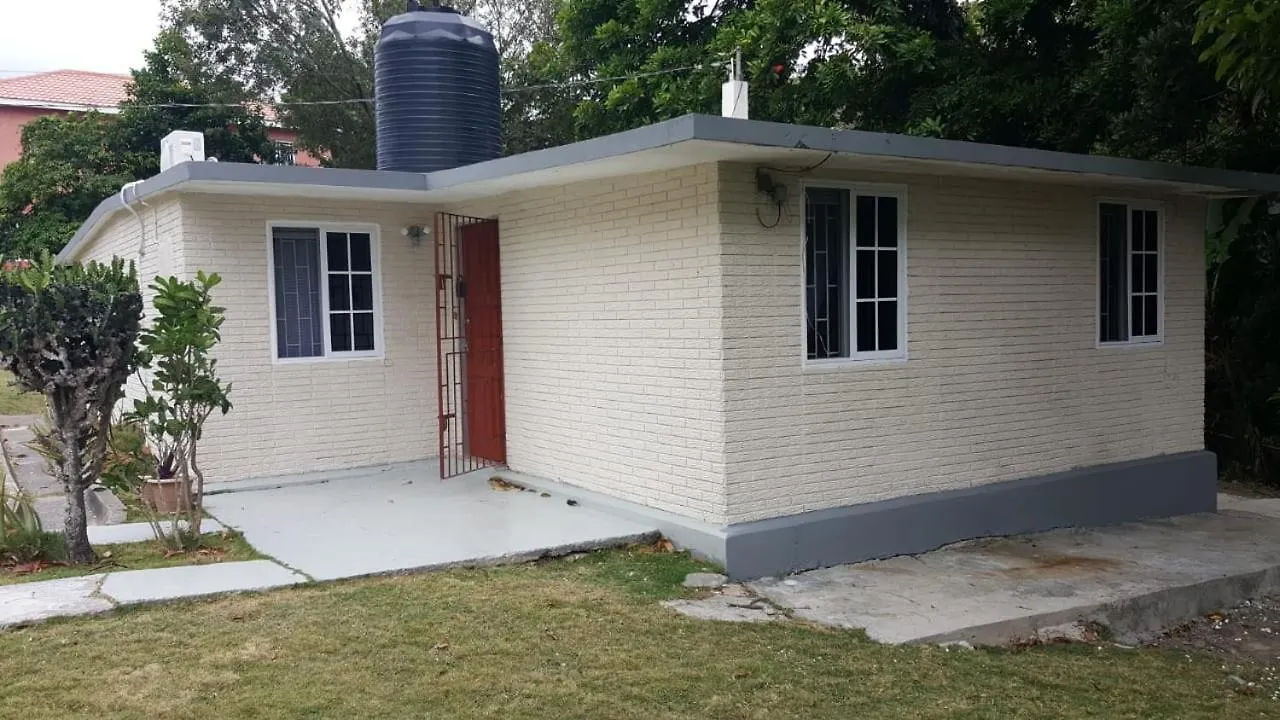 Saltaire Bungalow Rose Hall 10 Mins Hike To Beach Montego Bay 0*,