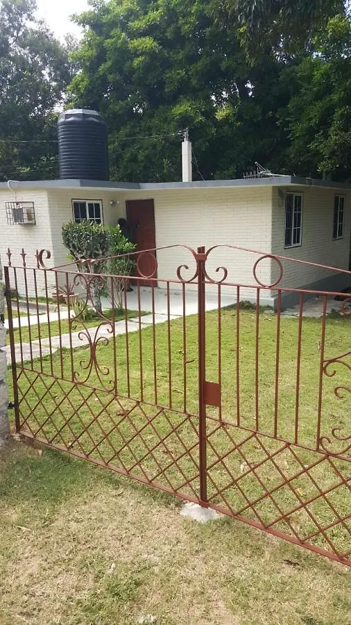 Holiday home Saltaire Bungalow Rose Hall 10 Mins Hike To Beach Montego Bay