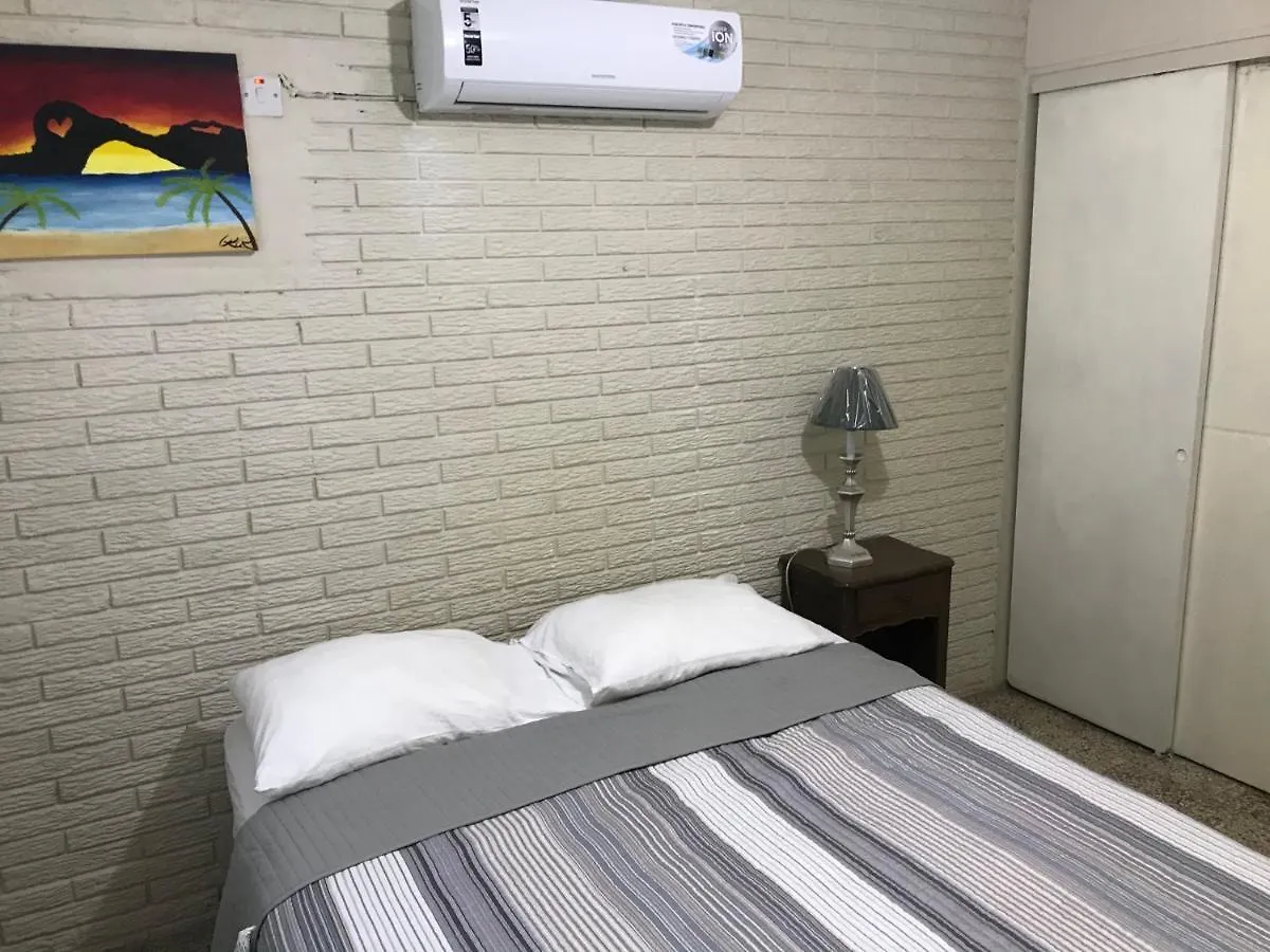 Holiday home Saltaire Bungalow Rose Hall 10 Mins Hike To Beach Montego Bay Jamaica