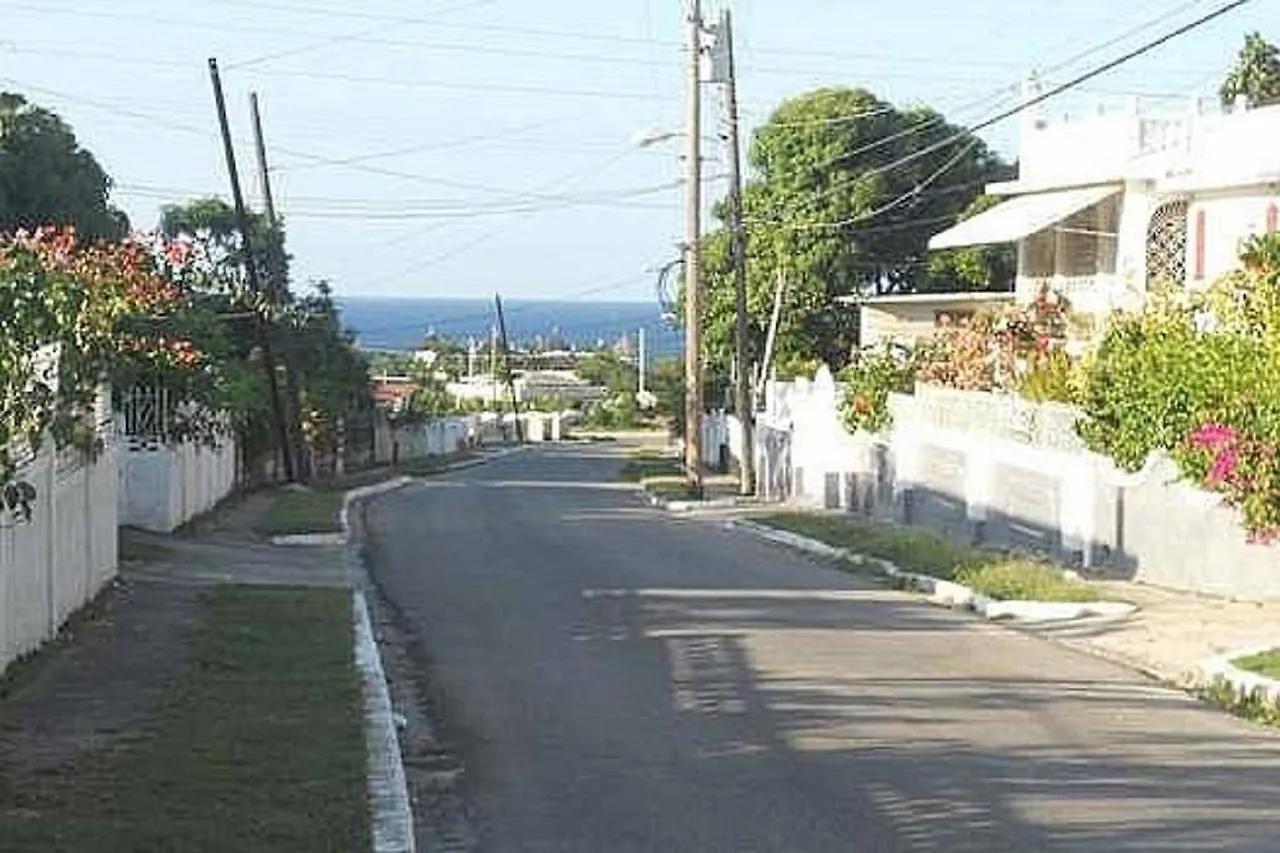 Saltaire Bungalow Rose Hall 10 Mins Hike To Beach Montego Bay Jamaica