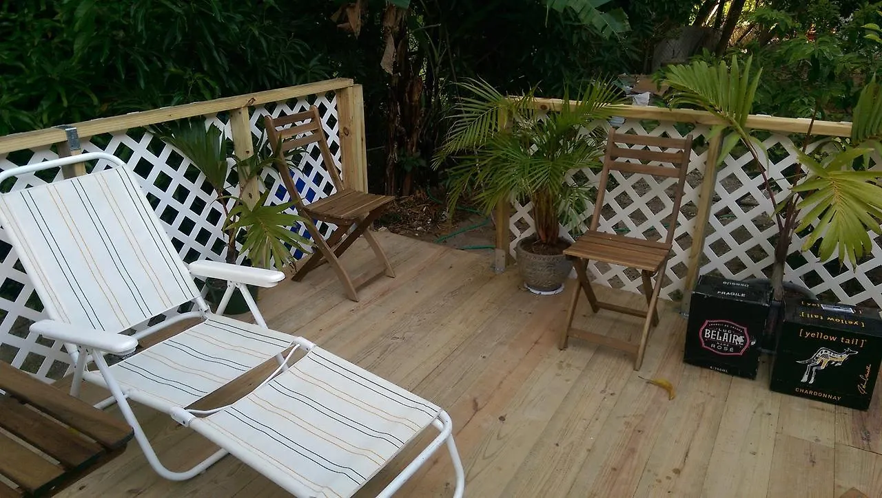 Saltaire Bungalow Rose Hall 10 Mins Hike To Beach Montego Bay